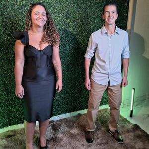 Dona da selva (feat. Thais)