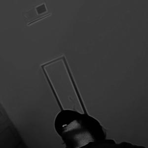 Pretty eyes tell pretty lies