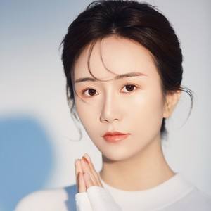 簇拥烈日的花