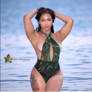 Klaudia (feat. Wally Gee)