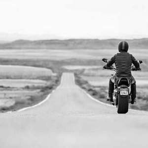 暴怒的人呼吸急促，他不想吃狗粮假装很忧伤