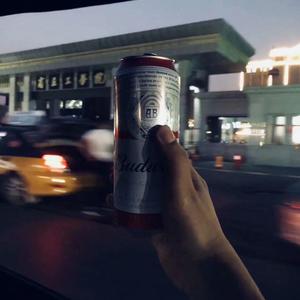 刘老师真好看（Liu's a nice）伴奏