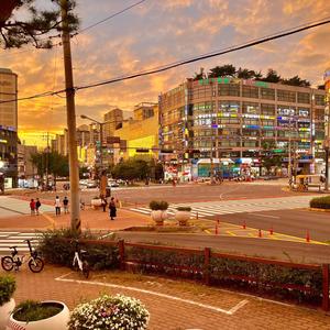 Hate Me (feat. Johnny Friend)