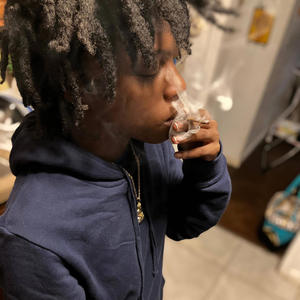 OUTSIDE (feat. Pecador209) (Explicit)