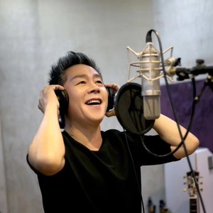 绿色的情蓝色的爱 (伴奏)