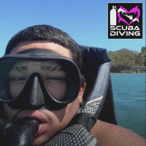 scuba divin (feat. Twizzsuave) (Explicit)