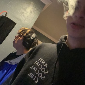 Sing Along (feat. Idknotsure) (Explicit)