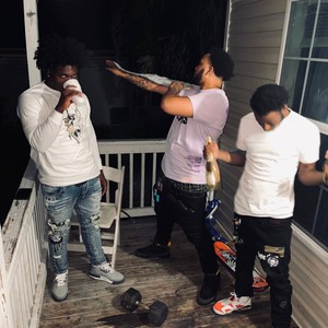 Steppa shit(feat. MCE Varis) (Explicit)