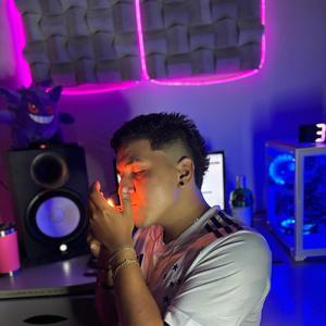 Mtg - Cheio De Mulher De Fora, Ostenta Arma Ostenta Droga (Dj xande Bh & LekiProd Remix|Explicit)