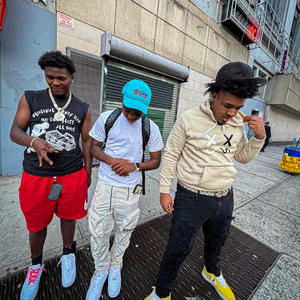 Who am i (feat. Luhhopout) (Explicit)