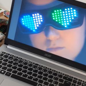 3 Traces (feat. 6roses & Esther) (Explicit)