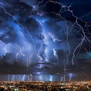 La voz del trueno (feat. Cristocentricos Familia & Zblyme)