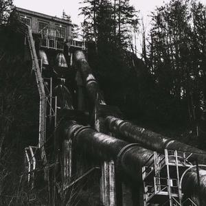 Lay low (feat. JXJ!E) (Explicit)