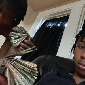 Knee deep (feat. Brookzoff7th) (Explicit)