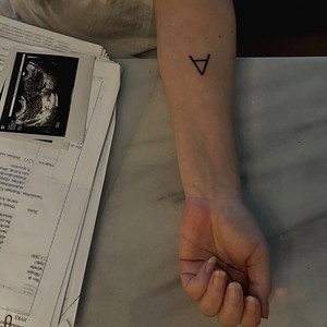 Aikuinen mies (Explicit)