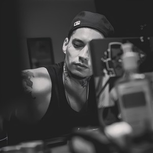 O Mundo é Dos Loucos (Explicit)