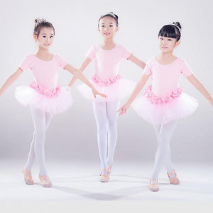 儿歌联唱 (青草小河边+聪明的小猕猴+冬天的童话+狮子滚绣球|Live)