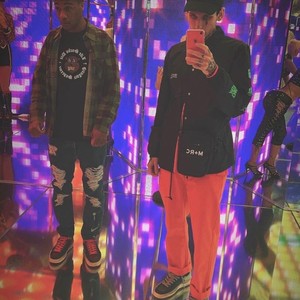 don't cry (feat. Peso Dollaz)