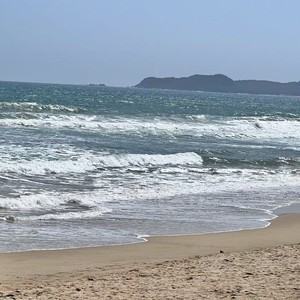 我喜欢阳光下看海