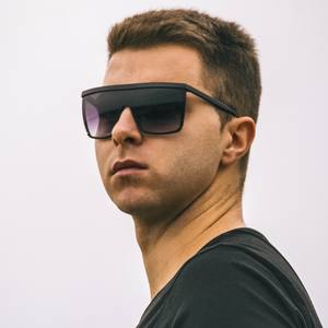 Pod svetlima(feat. Kimy)