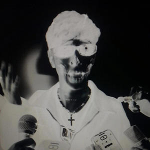 Benz (feat. Joyze) (Explicit)