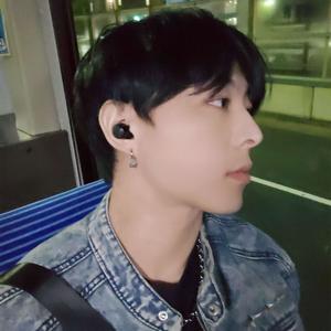 distraction (feat. baron.)