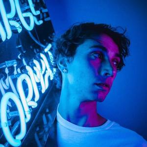 Cry for help (feat. Hoepless) (Explicit)