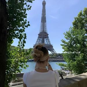 Crying in Paris (feat. Nhelson) (Explicit)