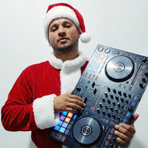 25 É NT 31 É ANO NOVO (Explicit)