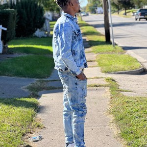 Joe Johnson (feat. TeddiGramz) (Explicit)