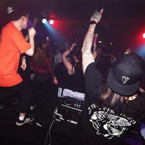 hella men on me (feat. razor2mywrist) (Explicit)