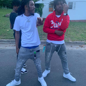 Nike Tech (feat. Snuccie) (Explicit)