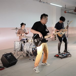 她在人群中 (Demo)