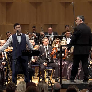 Omorfi Poli (Beautiful City)