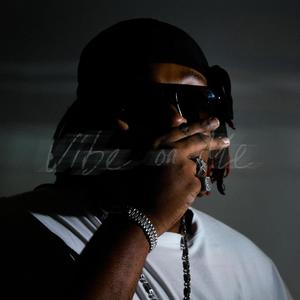 Vibe On Me (feat. Ashlxy Felix) (Explicit)