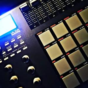 Escencia (feat. Natural Killahs)