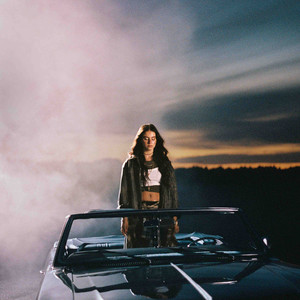 Tyttö joka itkee iltaisin