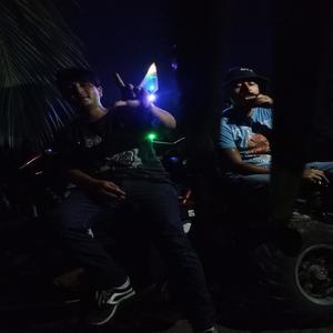 CREAR HISTORIA (feat. EZYER) (Explicit)