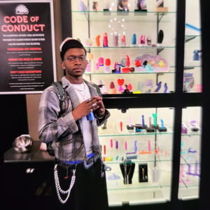 Fly giant (i dont write love songs lol) (feat. Nextrie)