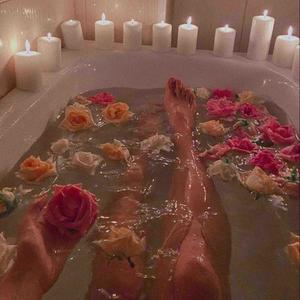 Bath & Body Works (feat. Big Brozone) (Explicit)