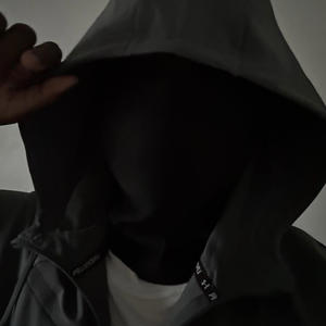 Living for us (feat. Ysn LILFIGURE) (Radio Edit)