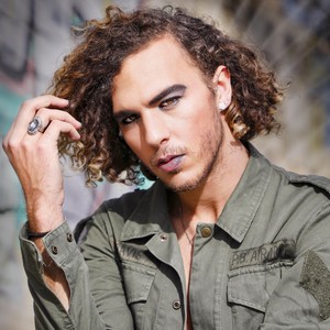 Chained(feat. Shyli Rose)