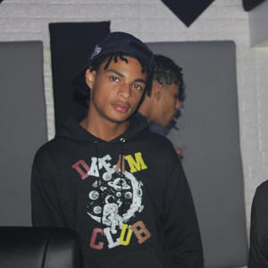 BANZ (feat. K1DDREAM) (Explicit)