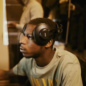 Plays (feat. GREEDYMF YNV) [Explicit]