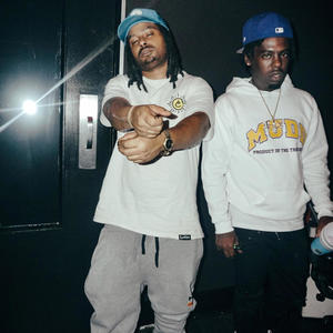 Sneakin ****in *****es (feat. Lil freaky) (Explicit)