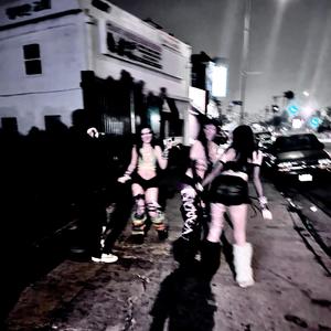 BRING UH BOTTLE (feat. ROYCE NAVELLE & rip.brando) (Explicit)