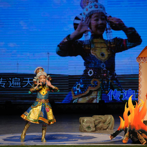 吴紫萱 - 我是草原的风娃娃