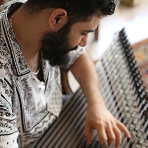 Hasretinle Yandı Gönlüm