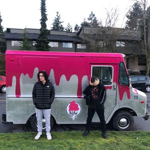 Casket(feat. Louwry)