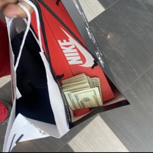 Moment (feat. MudboyPeso) (Explicit)